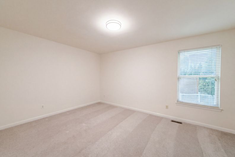 Photo 16 of 26 of 2212 Harborside Dr, DARDENNE PRAIRIE, MO