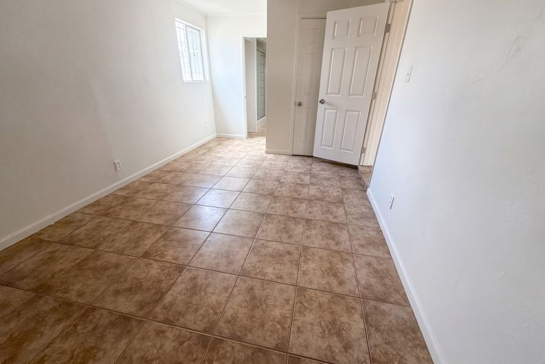 Photo 4 of 29 of 1621 S Bristol Ave, Tucson, AZ