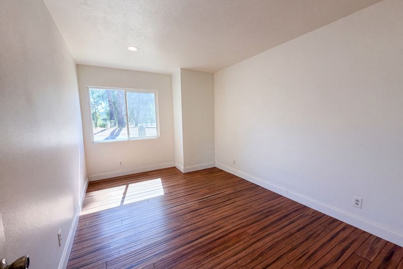 Photo 26 of 40 of 15408 Glentree Rd, Valley Center, CA