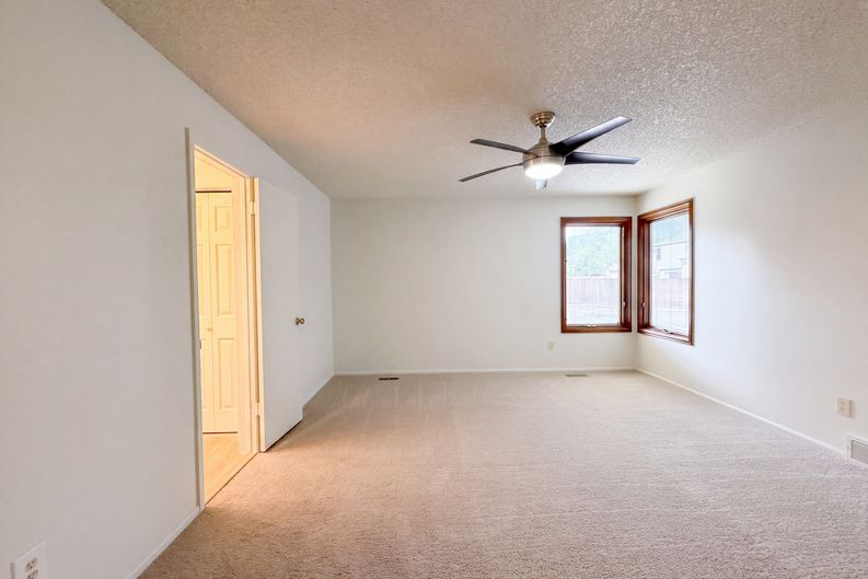 Photo 4 of 38 of 4449 Hollyhock St, Fort Collins, CO