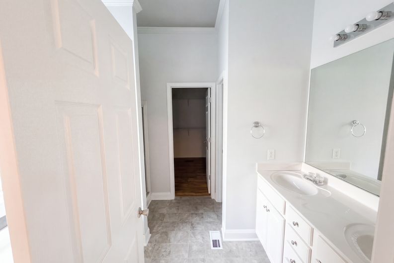 Photo 12 of 43 of 8230 Mossybrook Ln, Douglasville, GA