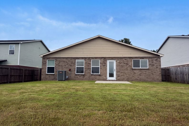 Photo 25 of 26 of 172 Bermuda Lakes Dr, Meridianville, AL