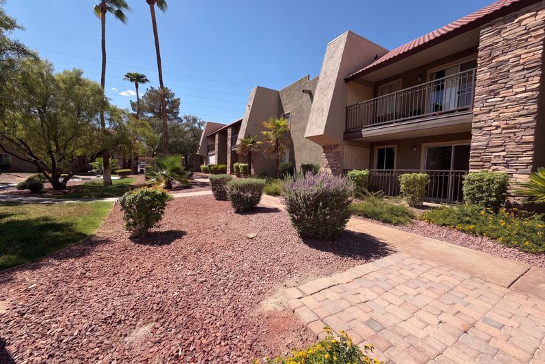Photo 12 of 18 of 5098 River Glen Dr, Las Vegas, NV