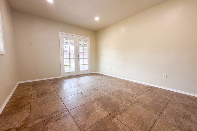 Photo 15 of 26 of 392 Cypress Ave, Colton, CA