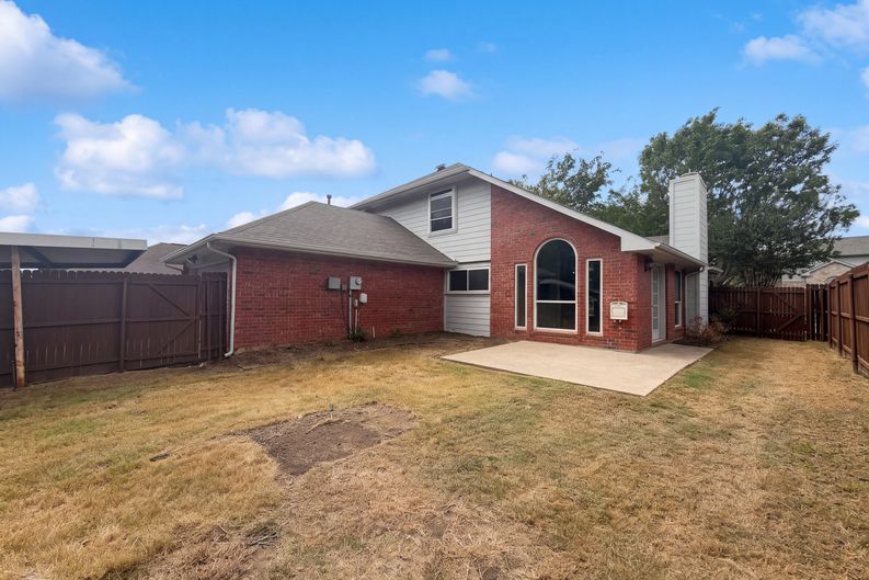 Photo 5 of 31 of 2228 Silverthorn Ln, Flower Mound, TX