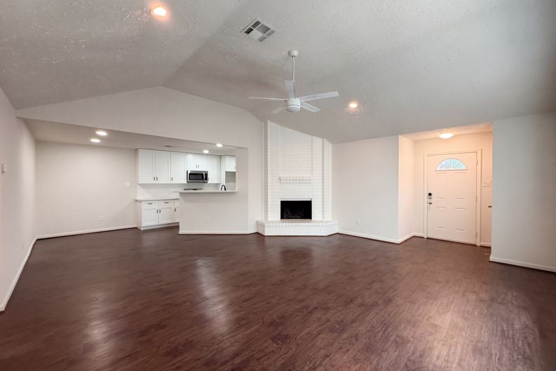 Photo 9 of 17 of 19858 Laurel Trail Dr, Cypress, TX