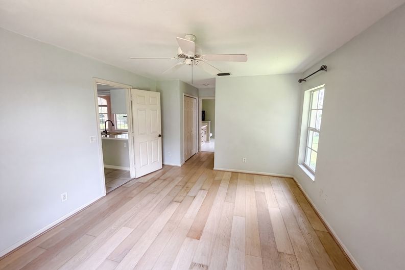 Photo 10 of 29 of 400 46th Ct, Vero Beach, FL