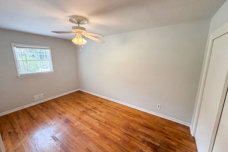 Photo 4 of 22 of 1271 Seven Springs Cir, Marietta, GA