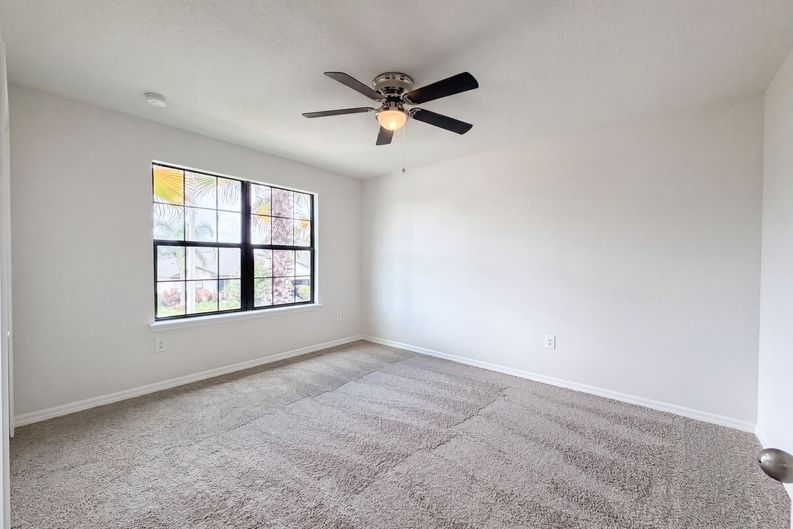 Photo 15 of 29 of 14207 Alistar Manor Dr, Wimauma, FL
