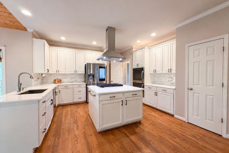 Photo 21 of 34 of 2299 Camden Dr SW, Marietta, GA