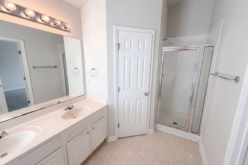 Photo 13 of 18 of 8408 Aztec Dawn Ct, Raleigh, NC