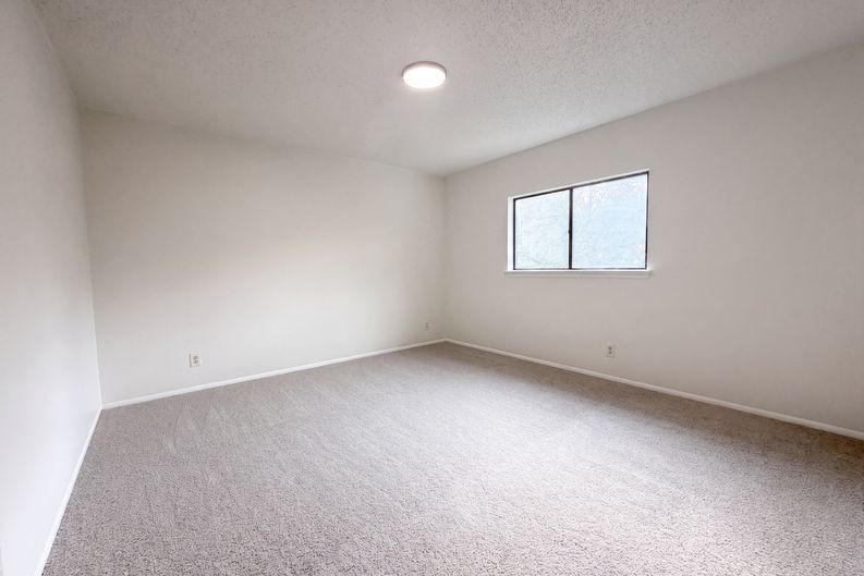 Photo 11 of 16 of 6800 Rebel Grove Dr, Converse, TX