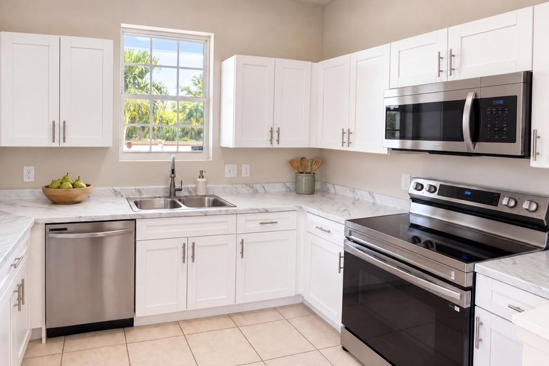 Photo 6 of 15 of 1295 N Railroad Ave, Boynton Beach, FL
