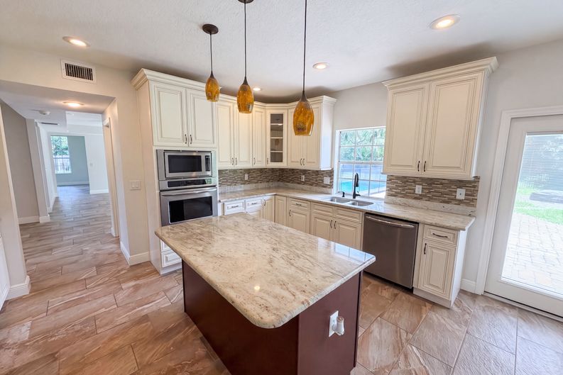 Photo 15 of 44 of 120 Longbranch Rd, Winter Park, FL
