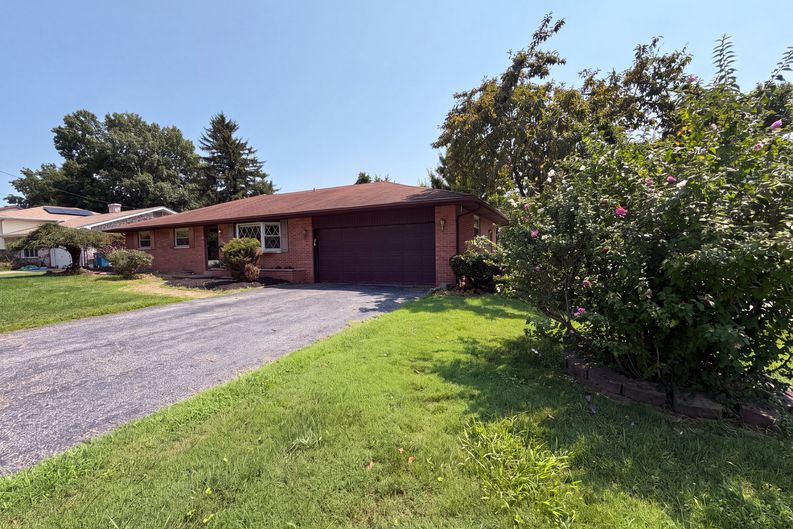 Photo 24 of 25 of 209 Dana Dr, Collinsville, IL