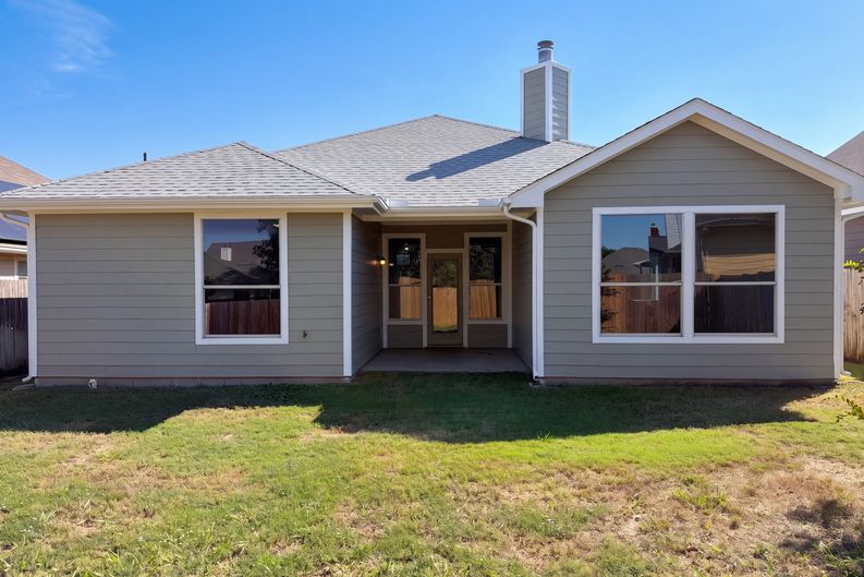 Photo 5 of 22 of 2309 Windsor Farms Dr, Denton, TX