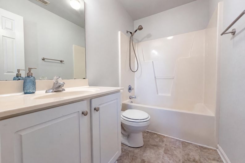 Photo 6 of 16 of 161 Bennington Dr, Raeford, NC