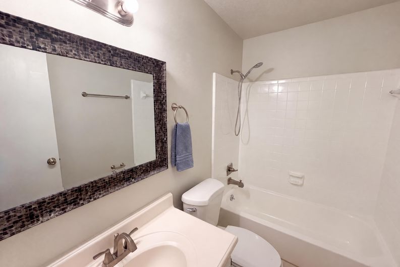 Photo 7 of 17 of 704 Green Ridge Dr, Raleigh, NC