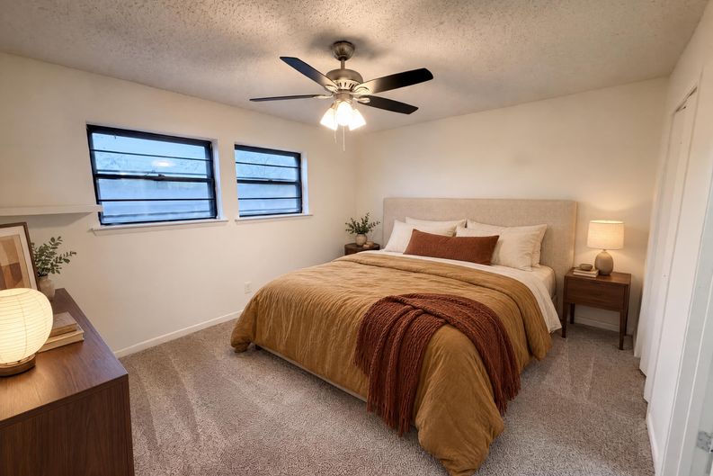 Photo 9 of 25 of 501 Franklin Dr, Glen Rose, TX