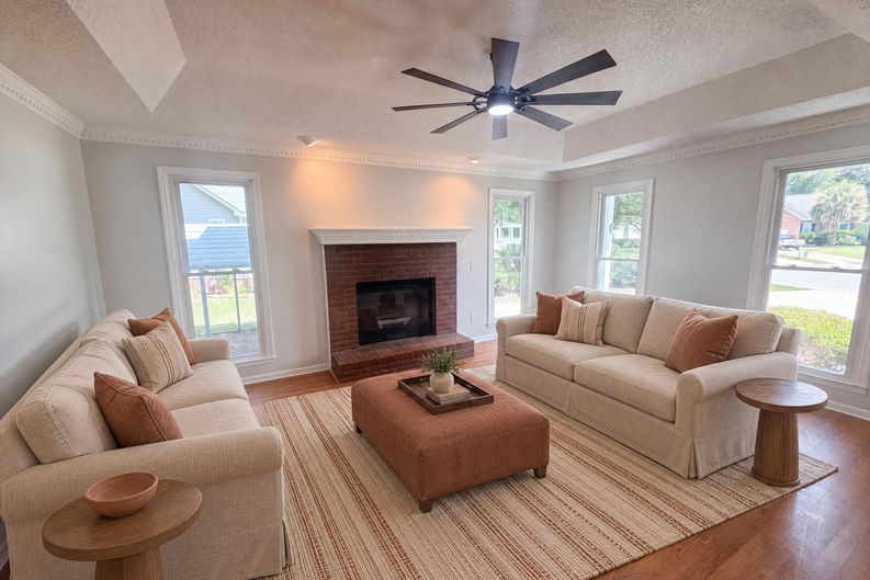 Photo 13 of 37 of 153 Courtney Oak Dr, West Columbia, SC