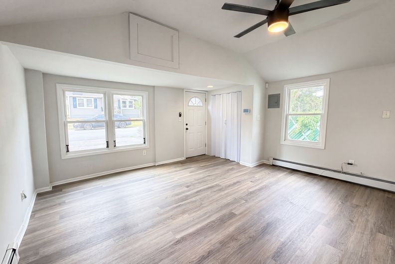 Photo 8 of 13 of 936 Grove Ave, Laurence Harbor, NJ
