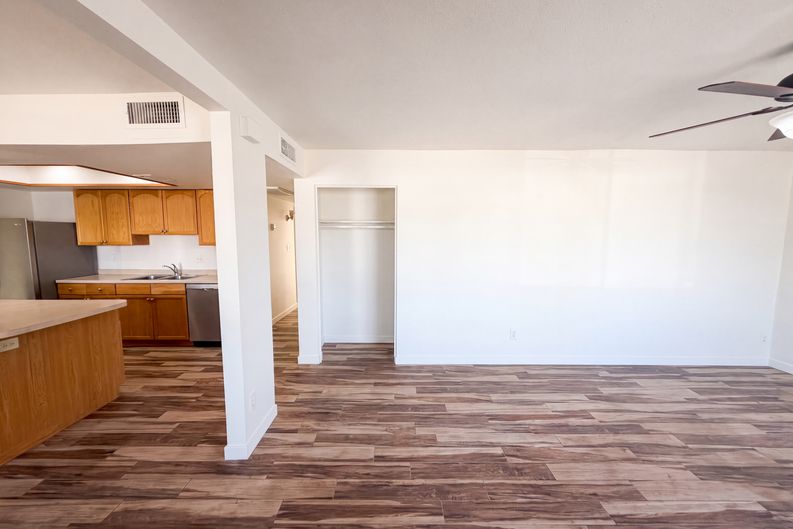 Photo 7 of 28 of 10215 N 36th Ave, Phoenix, AZ