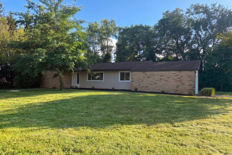 Photo 6 of 36 of 725 Lawson Dr, Westerville, OH