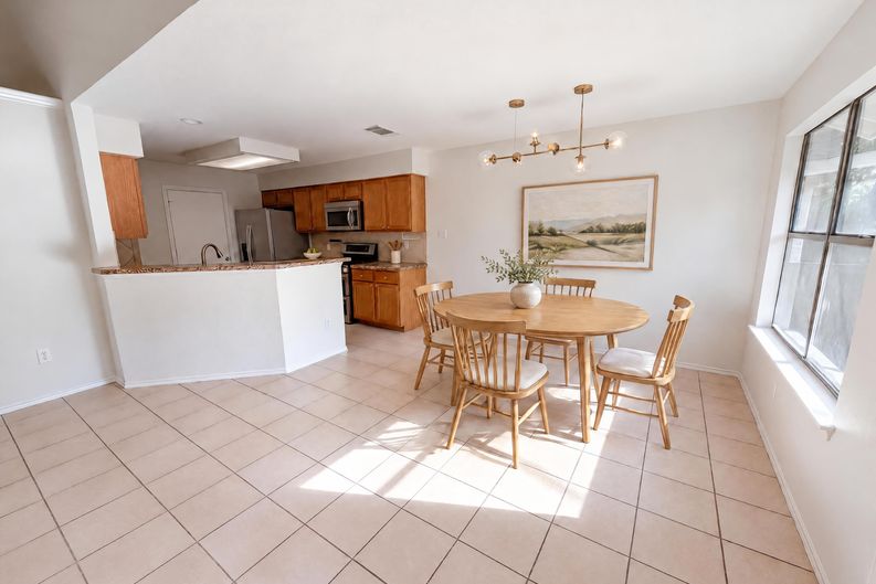 Photo 11 of 31 of 13020 Moorcroft Ln, Austin, TX