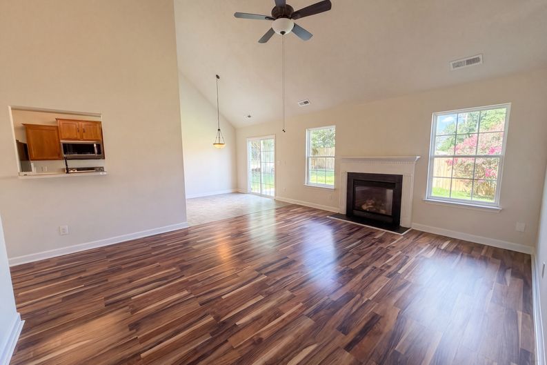 Photo 3 of 20 of 9244 Simonton Dr, Charlotte, NC