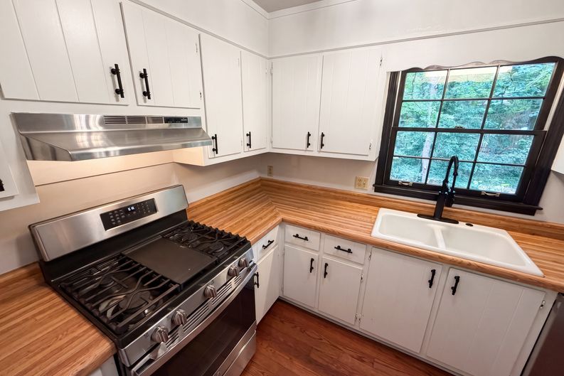 Photo 14 of 22 of 1271 Seven Springs Cir, Marietta, GA