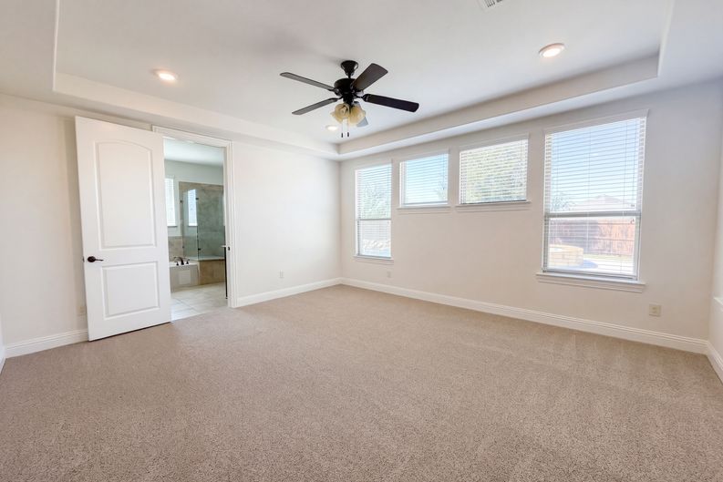 Photo 4 of 22 of 10832 Frost Pl, McKinney, TX
