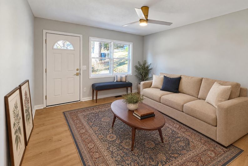 Photo 3 of 34 of 112 Riverview Ct, Columbia, SC