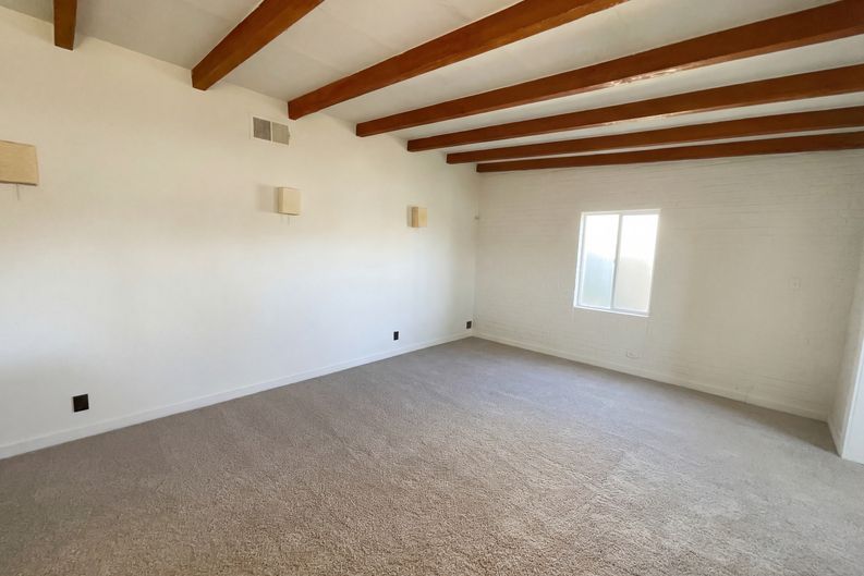 Photo 3 of 18 of 2519 N Richey Blvd, Tucson, AZ