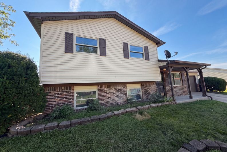 Photo 16 of 20 of 7533 Ardwell Dr, Indianapolis, IN
