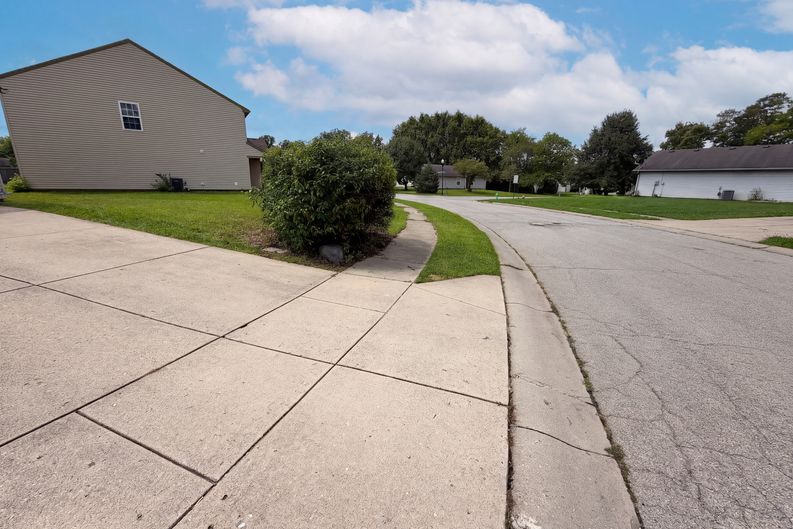 Photo 32 of 35 of 11307 Narrowleaf Dr, Indianapolis, IN