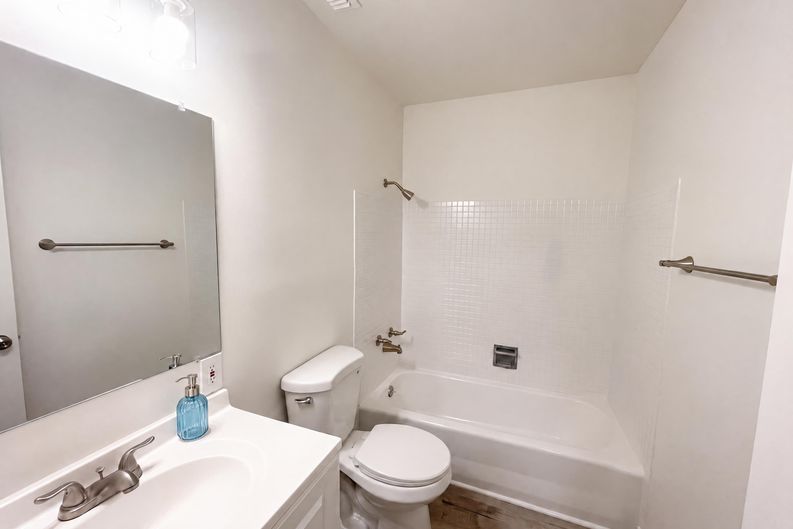 Photo 16 of 20 of 3008 Lerwick Rd, Sacramento, CA