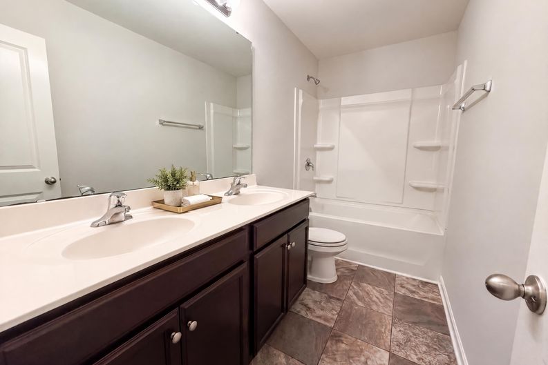 Photo 12 of 17 of 3462 Pridgen Ridge Dr, Winston Salem, NC