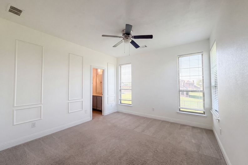 Photo 7 of 46 of 1208 Redbud St, Howe, TX