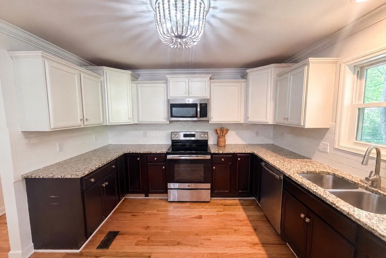 Photo 6 of 25 of 113 Forestview Dr, Elon, NC