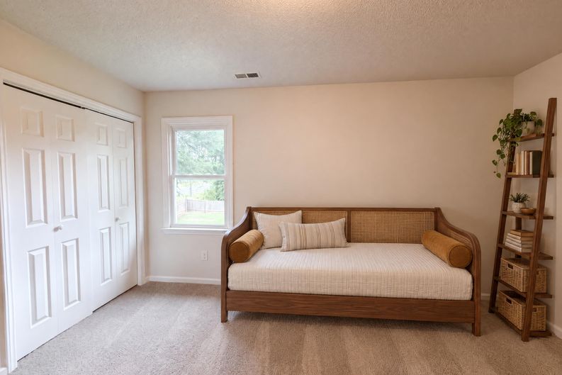 Photo 13 of 30 of 1001 Kingstree Ridge Dr, Winston Salem, NC