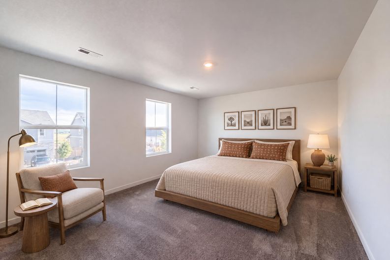 Photo 4 of 18 of 4043 Shirley Dr, Johnstown, CO