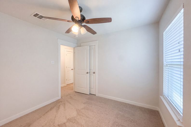 Photo 14 of 21 of 5909 Urbano Bnd, Round Rock, TX