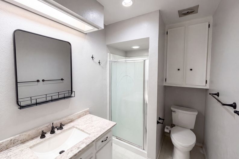 Photo 12 of 16 of 1115 N Waterview Dr, Richardson, TX