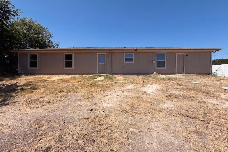 Photo 5 of 18 of 521 Brazos Hills Dr, Weatherford, TX