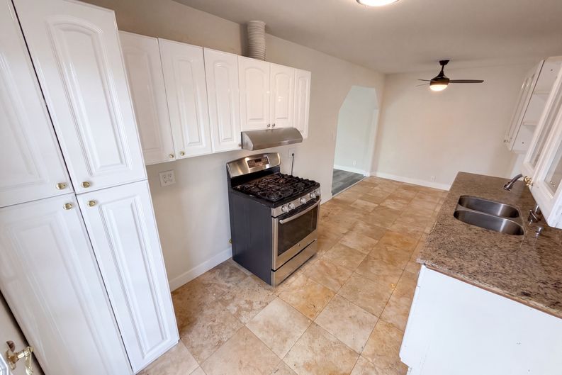 Photo 11 of 31 of 1426 S Rita Way, Santa Ana, CA