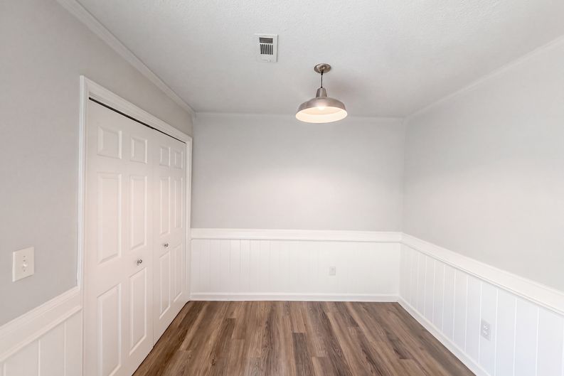 Photo 6 of 16 of 4305 Kaplan Dr, Raleigh, NC