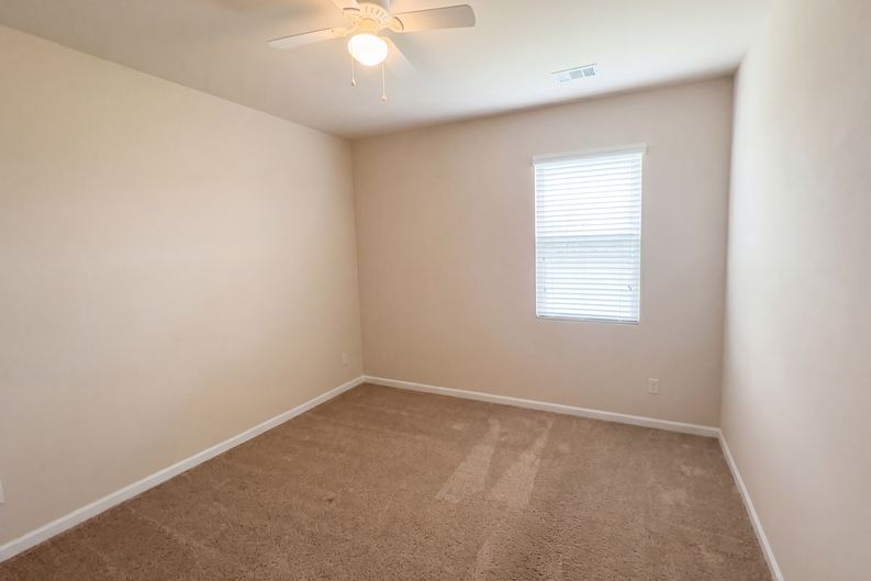 Photo 4 of 39 of 8496 Glenview St, Douglasville, GA