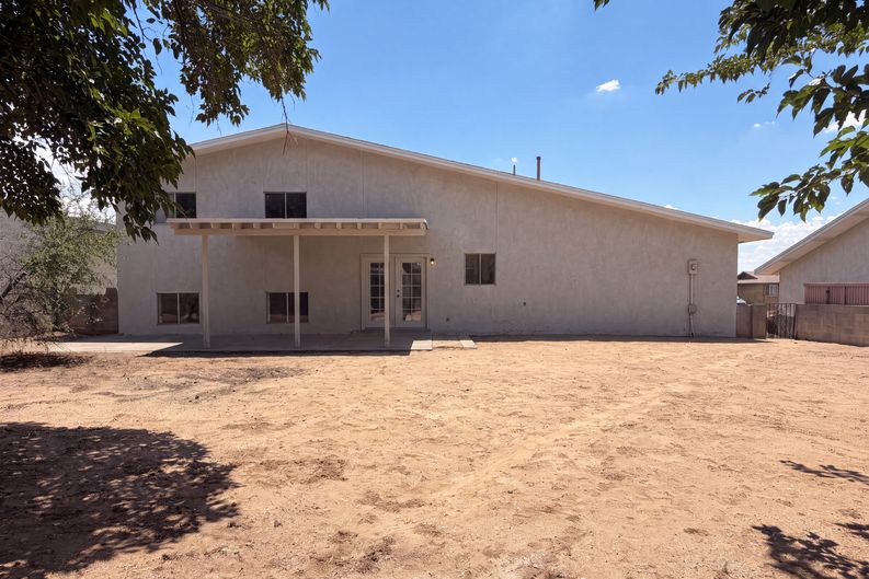 Photo 5 of 25 of 7305 Marilyn Ave NE, Albuquerque, NM