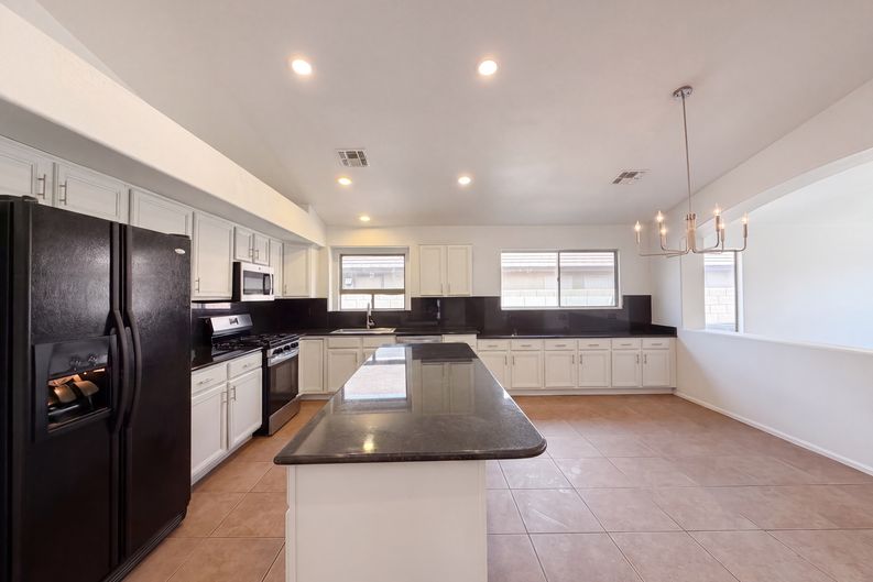 Photo 13 of 30 of 16735 W McKinley St, Goodyear, AZ