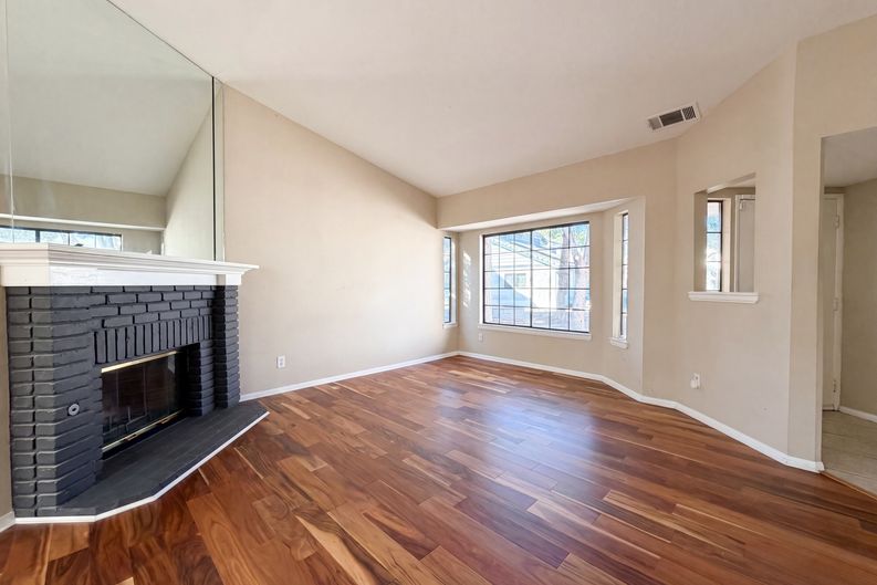 Photo 8 of 30 of 3164 Gingerwood Ln, Lancaster, CA